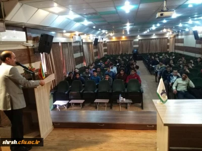 جلسه پرسش و پاسخ معاونت توسعه منابع و امور دانشجویی پردیس با دانشجویان