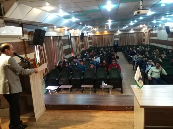 جلسه پرسش و پاسخ معاونت توسعه منابع و امور دانشجویی پردیس با دانشجویان  2