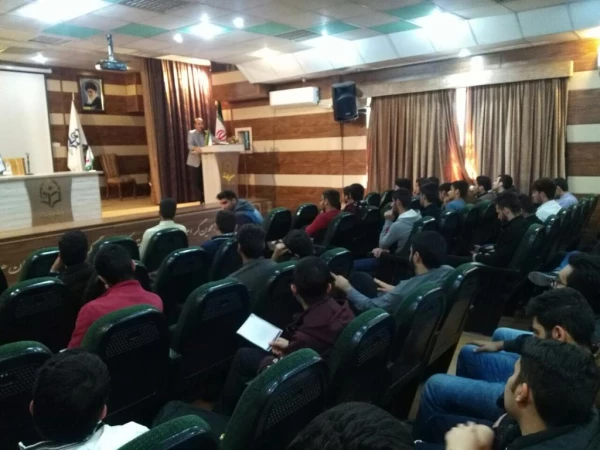 جلسه پرسش و پاسخ معاونت توسعه منابع و امور دانشجویی پردیس با دانشجویان  3