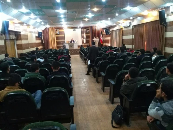 جلسه پرسش و پاسخ معاونت توسعه منابع و امور دانشجویی پردیس با دانشجویان  4