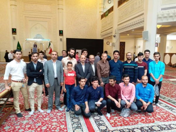 حضور مسولین، کارکنان و دانشجویان دانشگاه فرهنگیان شیراز در نماز دندان شکن روز جمعه در سومین حرم اهل بیت (ع) 2