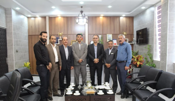 دیدار مسئولین پردیس شهید رجایی فارس با شهردار منطقه 3 شیراز 3