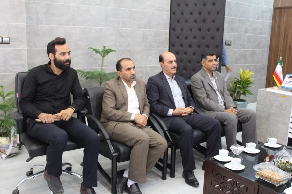 دیدار مسئولین پردیس شهید رجایی فارس با شهردار منطقه 3 شیراز 4