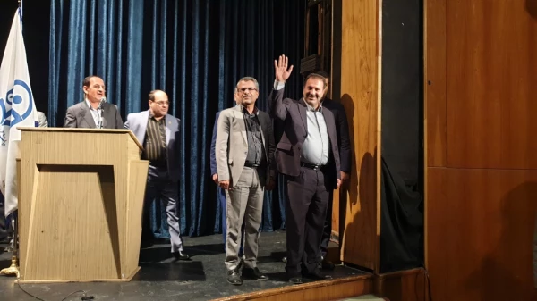 حضور دانشجومعلمان جدیدالورود پردیس شهید رجایی در مراسم استقبال از دانشجومعلمان نو ورود دانشگاه فرهنگیان استان فارس
  2