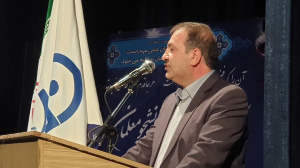 حضور دانشجومعلمان جدیدالورود پردیس شهید رجایی در مراسم استقبال از دانشجومعلمان نو ورود دانشگاه فرهنگیان استان فارس
  2