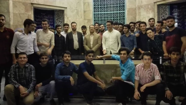 حضور دانشجویان پردیس شهیدرجایی فارس بر سر تربت پاک شیخ اجل  2