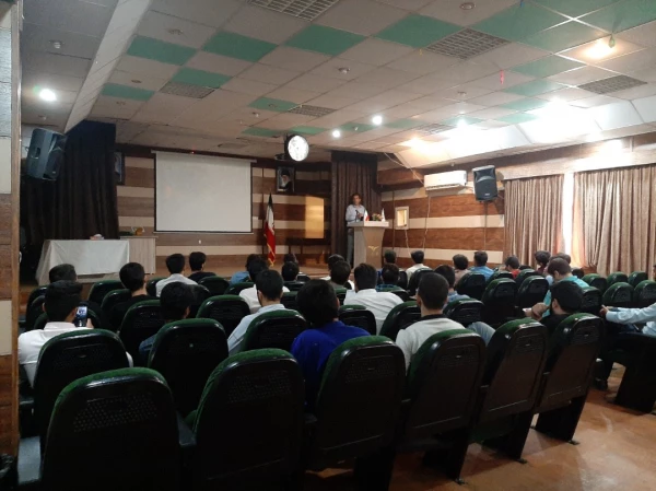 نشست سالانه انجمن علمی فیزیک در پردیس شهید رجایی فارس برگزار گردید 4