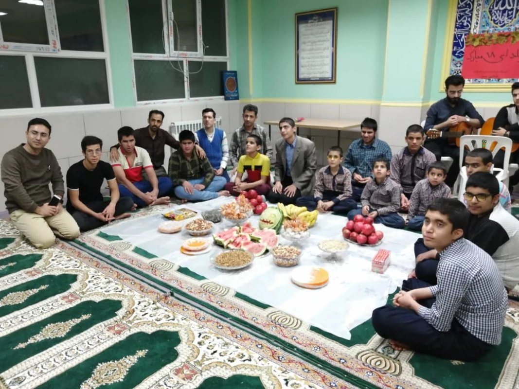 برگزاری جشن شب یلدا توسط دانشجویان کانون موسیقی و سرود پردیس رجایی در مدرسه نابینایان و کم بینایان شوریده شیرازی 3