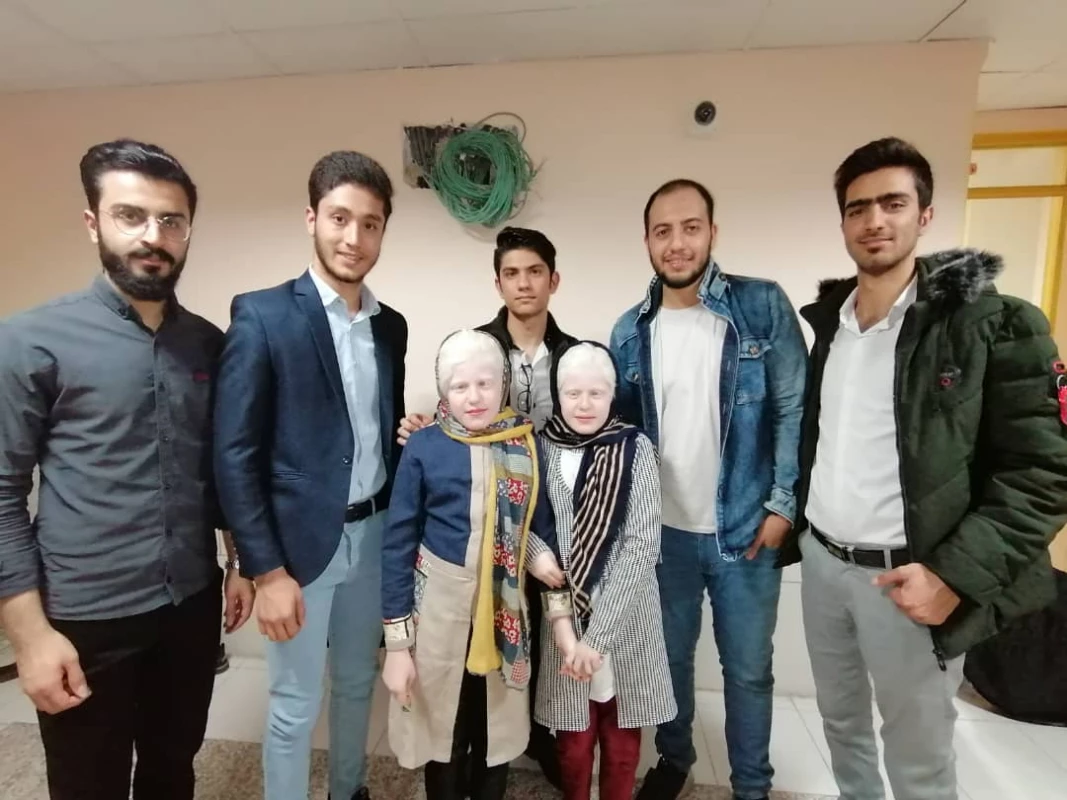 برگزاری جشن شب یلدا توسط دانشجویان کانون موسیقی و سرود پردیس رجایی در مدرسه نابینایان و کم بینایان شوریده شیرازی 9