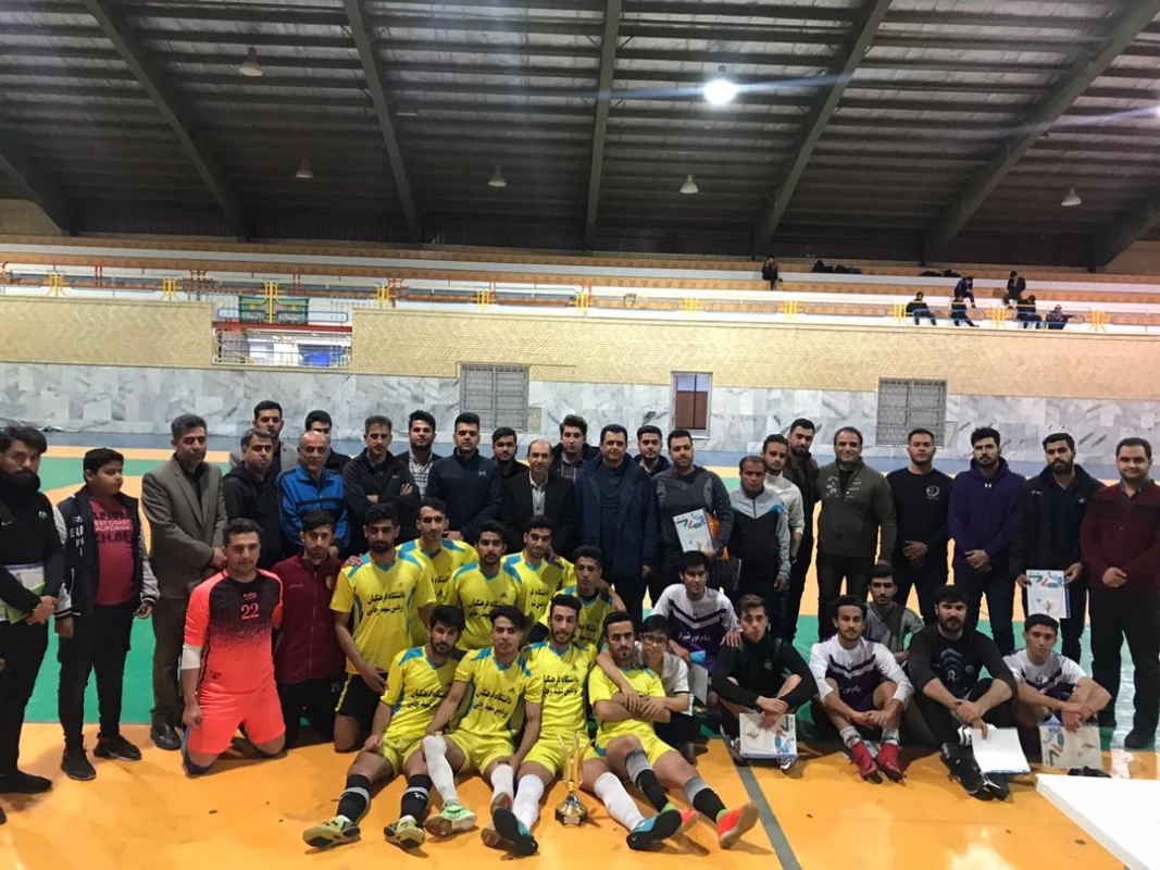 قهرمانی تیم فوتسال پردیس شهید رجایی در مسابقات جام فوتسال شهدای بسیج دانشگاه های شیراز 3