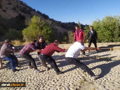 به مناسبت گرامیداشت هفته وحدت و تربیت بدنی برنامه طبیعت گردی و کوه پیمایی و راه پیمایی کارکنان پردیس شهیدرجایی در منطقه کوهستانی ابشارمارگون 