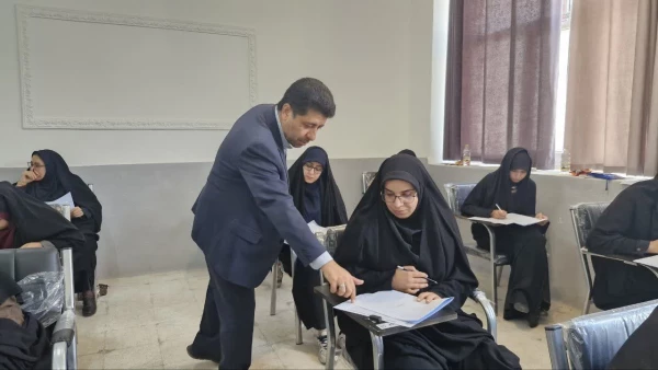 بازدید دکتر علی شیروانی شیری سرپرست دانشگاه فرهنگیان فارس از روند برگزاری آزمون سراسری"ارزشیابی صلاحیت حرفه ی معلمی مهارت آموزان" (اصلح) در پردیس شهید رجایی
 10