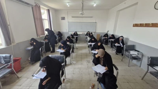 بازدید دکتر علی شیروانی شیری سرپرست دانشگاه فرهنگیان فارس از روند برگزاری آزمون سراسری"ارزشیابی صلاحیت حرفه ی معلمی مهارت آموزان" (اصلح) در پردیس شهید رجایی
 11